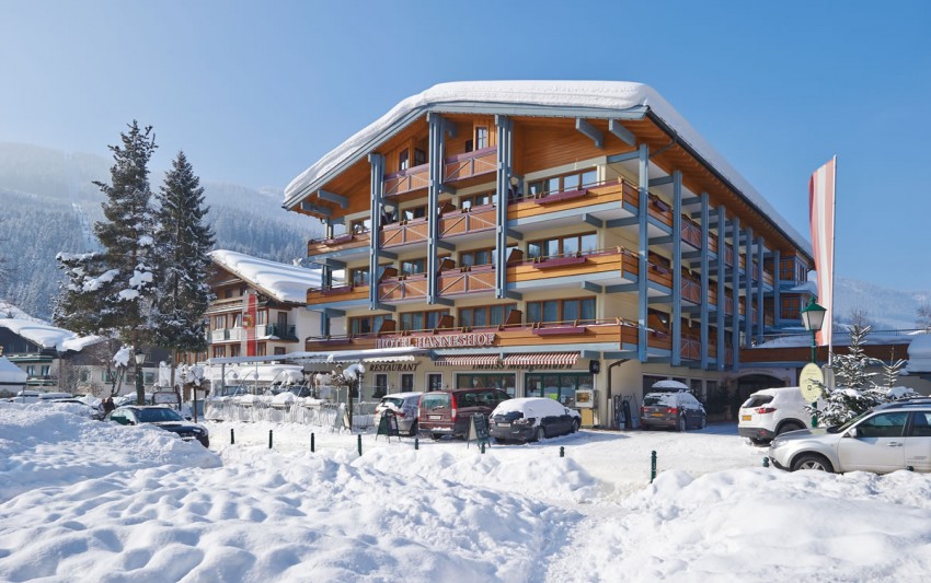 Hotel Hanneshof im Winter - Außenansicht im Winter