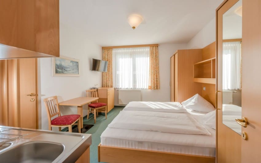 Appartement im Raika Filzmoos mit Doppelbett und Küchenzeile