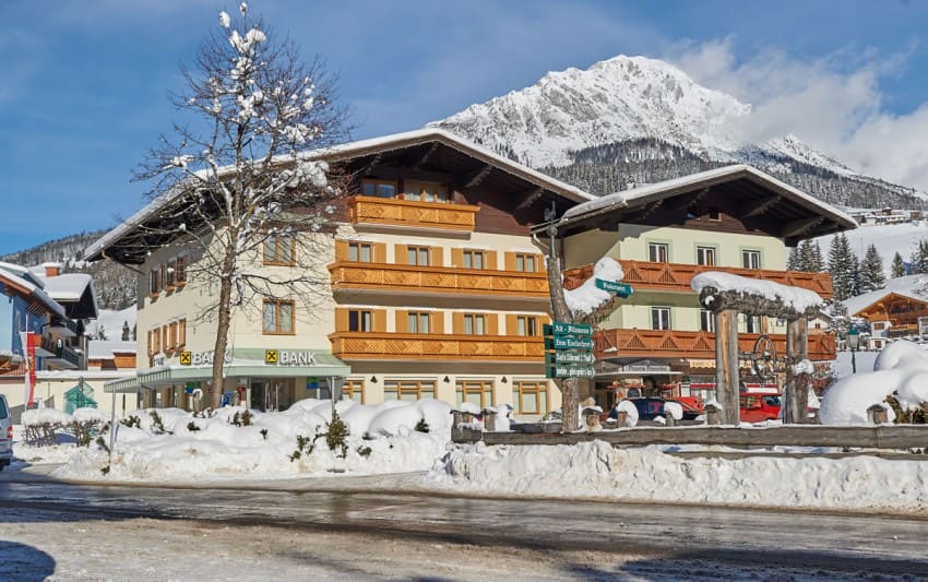 Gästehaus Raika im Winter in Filzmoos