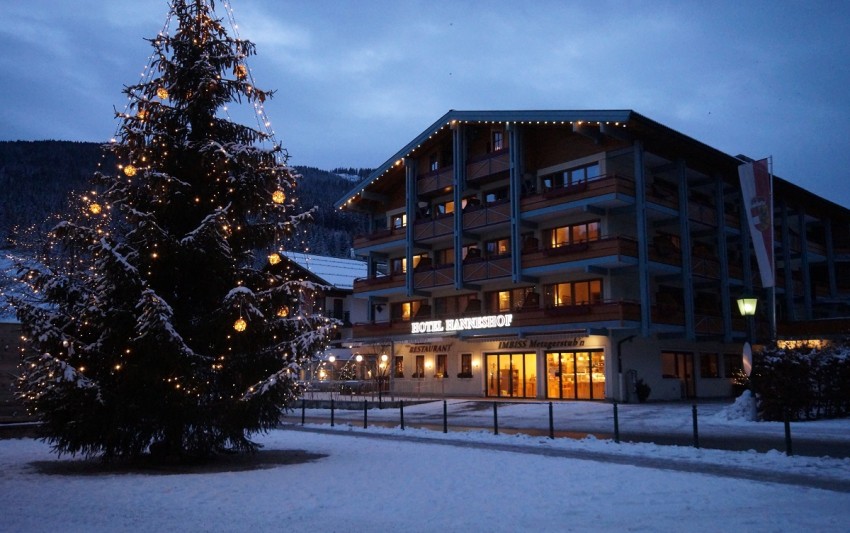 Weihnachtliche Kulisse vor dem Hanneshof