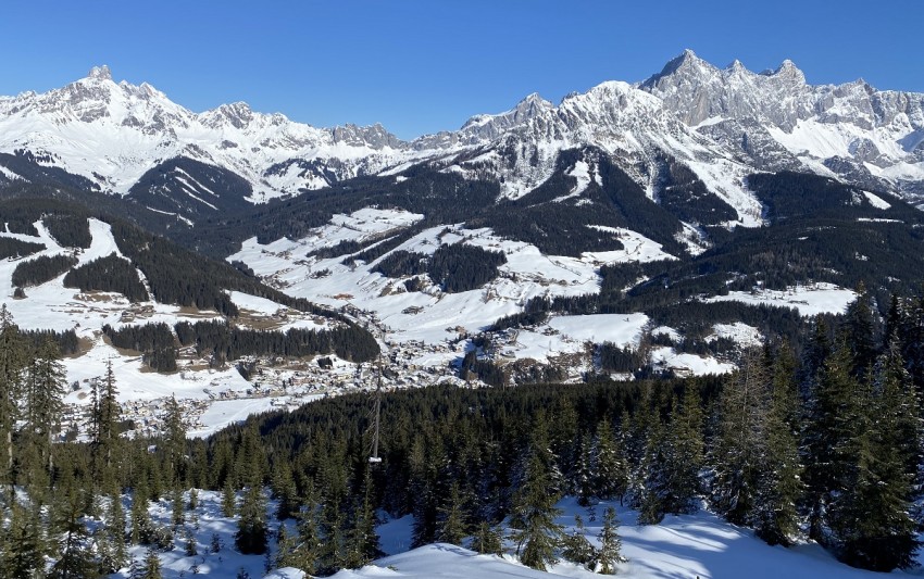 Ausblick auf Bischofsmütze und Dachstein