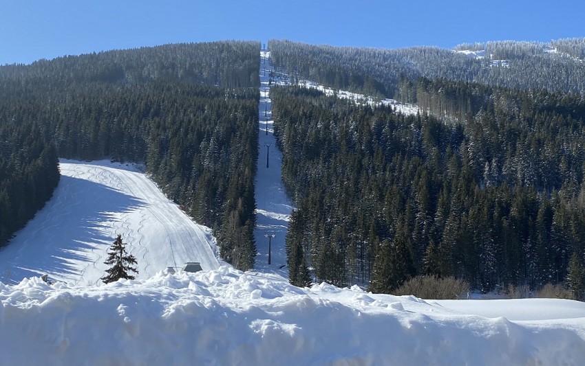 Blick zum Rossbrand - am 18. April 2021. Und noch so viel Schnee !!