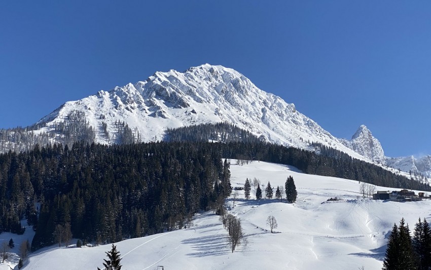 Dicke Schneedecke zu Ostern